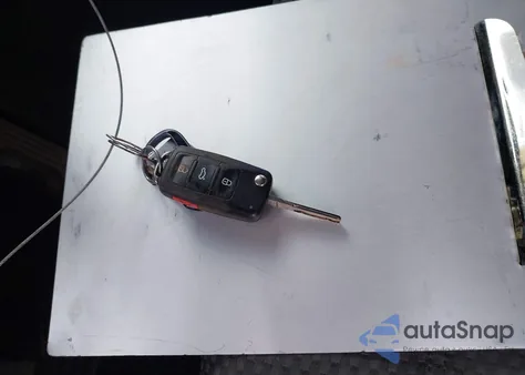 2013 Volkswagen Jetta 2.0L S z USA, uszkodzony, nr VIN 3VW2K7AJ1DM295919